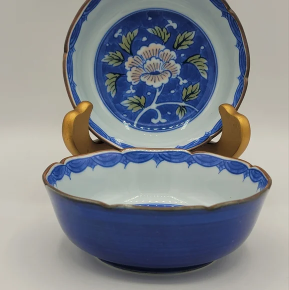Arita Japan Porcelain Bowls Chrysanthemum Cobalt Blue Gold Set of 2 60s Vintage